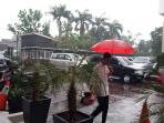 palembang-mulai-hujan-merata-dengan-intensitas-sedang_20151030_230840.jpg