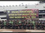 pangdam-ii-sriwijaya-mayjen-tni-agus-suhardi-berangkatkan-400-personel-ke-papua-jumat-1832022.jpg