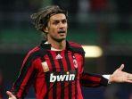 paolo-maldini-saat-bermain-bersama-ac-milan.jpg