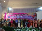para-pemenang-lomba-dalam-kegiatan-hari-ulang-tahun-hut-ke-18-dharma-wanita_20171219_143229.jpg