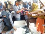 pasar-murah-di-dinas-ketahanan-pangan-kabupaten-muratara-diserbu-warga_20180607_185938.jpg