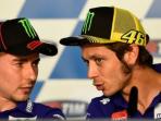 pebalap-movistar-yamaha-jorge-lorenzo-kiri-dan-valentino-rossi_20150529_150334.jpg