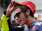 pebalap-movistar-yamaha-valentino-rossi-tidak-menampakkan-senyuman_20151025_212032.jpg