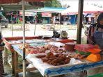 pedagang-ayam-potong-di-kawasan-pasar-lawang-agung-rupit-muratara-selasa-1152021.jpg
