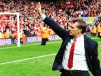 pelatih-liverpool-brendan-rodgers-menyapa-para-liverpudlian.jpg