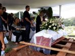 pemakaman-artis_20170424_173721.jpg