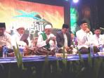 pembukaan-khataman-yang-diikuti-lebih-dari-dua-juta-orang-di-jember_20160508_135544.jpg