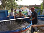 pendiri-lingkungan-hidup-llh-jejak-bumi-indonesia-oku-hendra-a-setyawan_20180524_014829.jpg