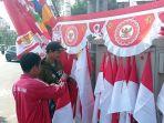 penjual-pernak-pernik-HUT-RI-ke-77-dari-Bandung.jpg