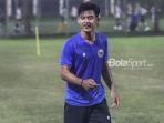 pratama-arhan-nampak-turut-ikut-dalam-pemusatan-latihan-timnas-indonesia-di-lapangan-b.jpg