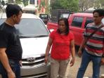 puji-lestari-saat-diamankan-di-polresta-palembang-selasa-10112015_20151110_170217.jpg