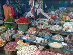 rani-20-pedagang-di-pasar-tradisional-martapura-oku-timur-jumat-242021.jpg
