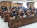 rapat-paripurna-oku-alot-2016_20160725_125549.jpg
