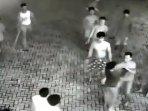 rekaman-cctv-pengeroyokan.jpg