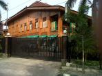 rumah-pribadi-bupati-muba-h-pahri-azhari_20150621_160139.jpg