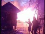 rumah-terbakar-di-dusun-6-desa-muara-tiku-kecamatan-karang-jaya123.jpg