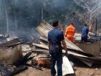 rumah-warga-yang-hangus-terbakar-selasa-1972016_20160719_171528.jpg