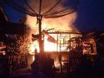 satu-unit-rumah-panggung-semi-permanen-di-desa-embacang-lama123.jpg