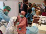 sebanyak-350-pemuka-agama-di-kota-palembang-suntik-vaksin-covid-19-senin-2232021.jpg