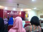 seminar-dengan-tema-community-talk-speak-up-and-lets-connect_20160526_170801.jpg