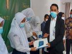 siswa-smanti-prabumulih-dapat-bantuan-peralatan-sekolah.jpg