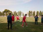 sriwijaya-fc-saat-latihan-di-lapangan-purnama-benteng-seminyak-bali-rabu-20112019.jpg