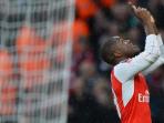 striker-arsenal-asal-kosta-rika-joel-campbell-melakukan-selebrasi_20160110_073014.jpg