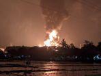 suasana-kebakaran-tangki-kilang-pertamina-ru-iv-cilacap-terbakar-pada-sabtu.jpg