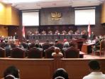 suasana-sidang-di-mk.jpg