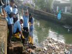 thamrin-group-bersihkan-sungai.jpg