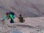 tim-ekspedisi-tni-melihat-kondisi-gunung-kelud-pascaerupsi-sabtu-2232014.jpg