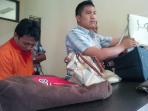 tommy-kiri-saat-diamankan-di-polresta-palembang-beserta-barang-buktinya-kamis-2362016_20160623_171508.jpg