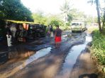 truk-terbalik_20170301_232419.jpg