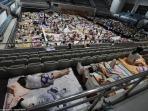universitas-wuhan-menjadikan-ruang-olahraga-senam_20150701_134341.jpg