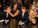 victoria-beckham-sekeluarga_20151223_145703.jpg