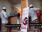 viral-gaya-bak-pulang-dari-masjid-bapak-bersarung-bawa-segepok-uang-ke-teller-bank-netizen-heboh.jpg