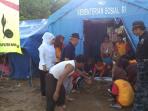 waka-kwarda-rusli-nawi-kacamata-sedang-meninjau-kesiapan-peserta-putri_20151214_233213.jpg