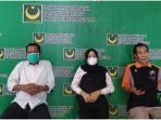 wakil-sekretaris-dpw-pbb-sumsel-yusron-didampingi-wasek-hazali-sufi-dan-bendahara-eli-susanti.jpg