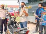 warga-oi-bongkar-knapot-usai-urus-tilang.jpg