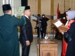 zaplin-epani-saat-dilantik-dan-mengucap-sumpah-jabatan-ketua-dprd-oku_20160602_140729.jpg