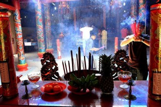 Foto Sembahyang Tahun Baru Imlek - PERAYAAN_IMLE3K.jpg