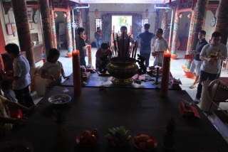 Foto Sembahyang Tahun Baru Imlek - PERAYAAN_IMLEK4.jpg