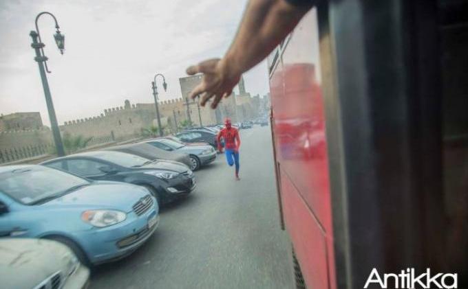 Ketika Spiderman Harus Bersusah Payah Mengejar Bis Kota - spidey1.jpg