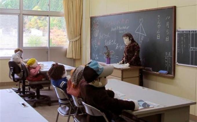 Penduduk Desa Ini Berganti Boneka - 1002166-0-20141208093841.jpeg