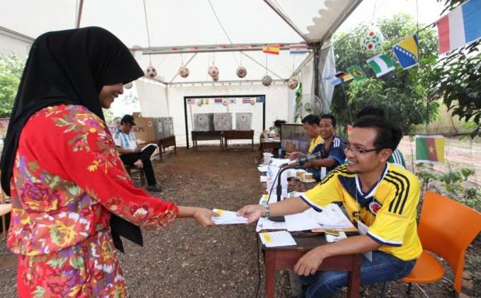 Foto : TPS Unik Konsep Piala Dunia - 20140409_TPS_UNIK_DI_PALEMBANG_BERTO_TS_21.jpg