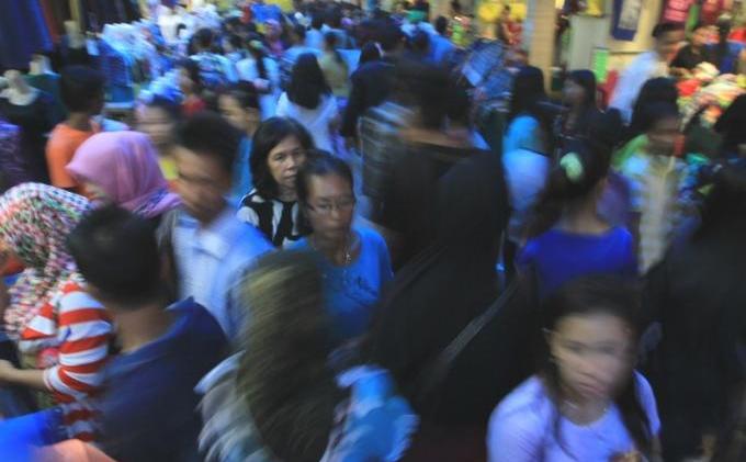 Foto : Keramaian Pengunjung Toko Megaria - IMG_20140720_162559.jpg