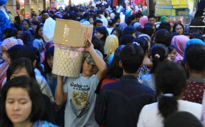 Foto : Keramaian Pengunjung Toko Megaria - IMG_20140720_162632.jpg