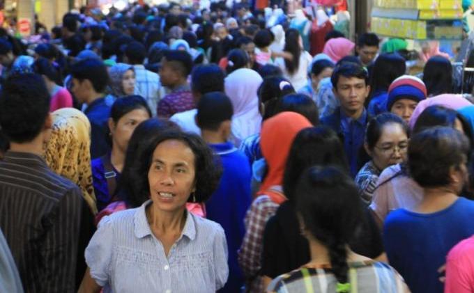 Foto : Keramaian Pengunjung Toko Megaria - IMG_20140720_162658.jpg