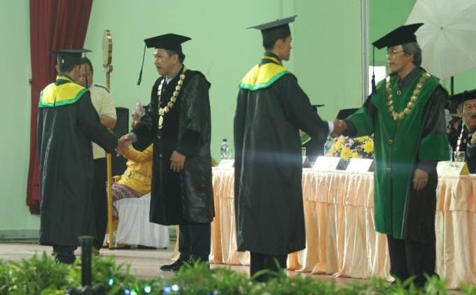 Berita Foto: Wisuda Universitas Palembang - IMG_20140823_160045.jpg