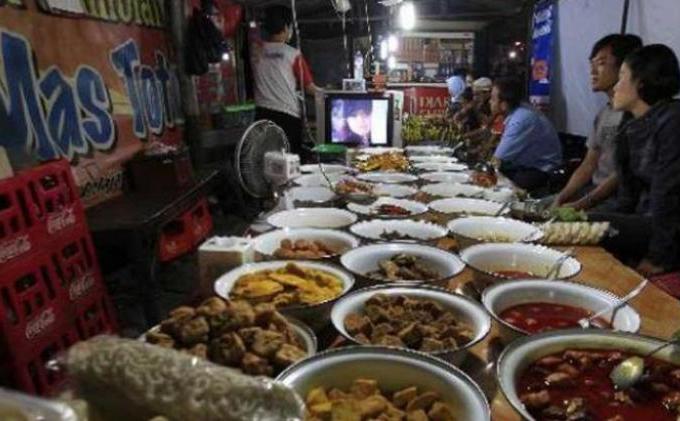 Empal Gentong dan Nasi Jamblang, Wajib Dicicipi Saat di Cirebon - 1100503nasi-jamblang780x390.jpg